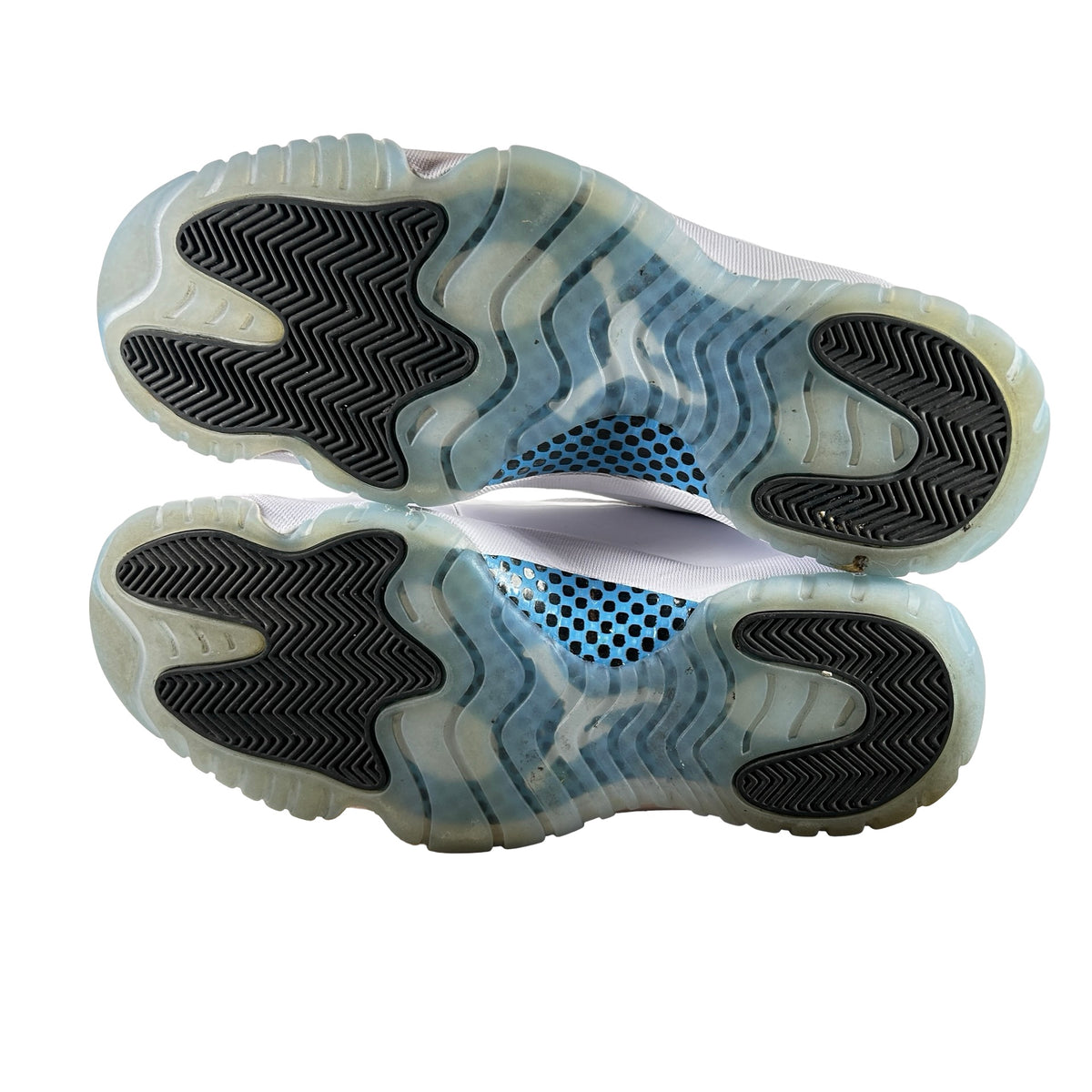 CT8012 104 Jordan 11 Retro Legend Blue (2024) [USED] - 11.5 M (Used) (No Box)