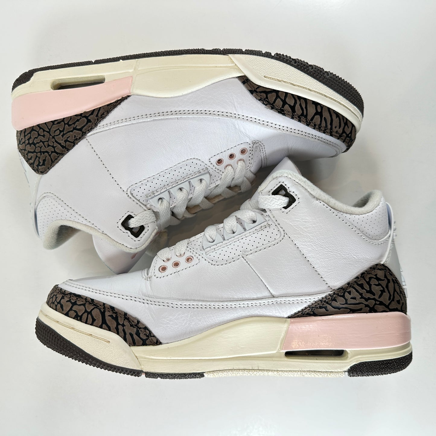 CK9246 102 Jordan 3 Retro Neapolitan Dark Mocha (Women's) - 7 W (Used2)