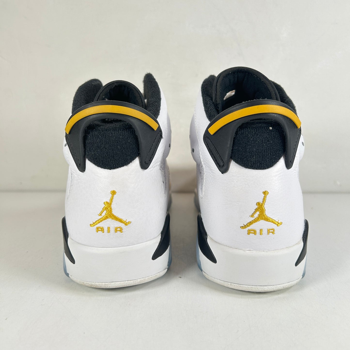 384665 170 Jordan 6 Retro Yellow Ochre (GS) [USED] - 7 Y (Used)