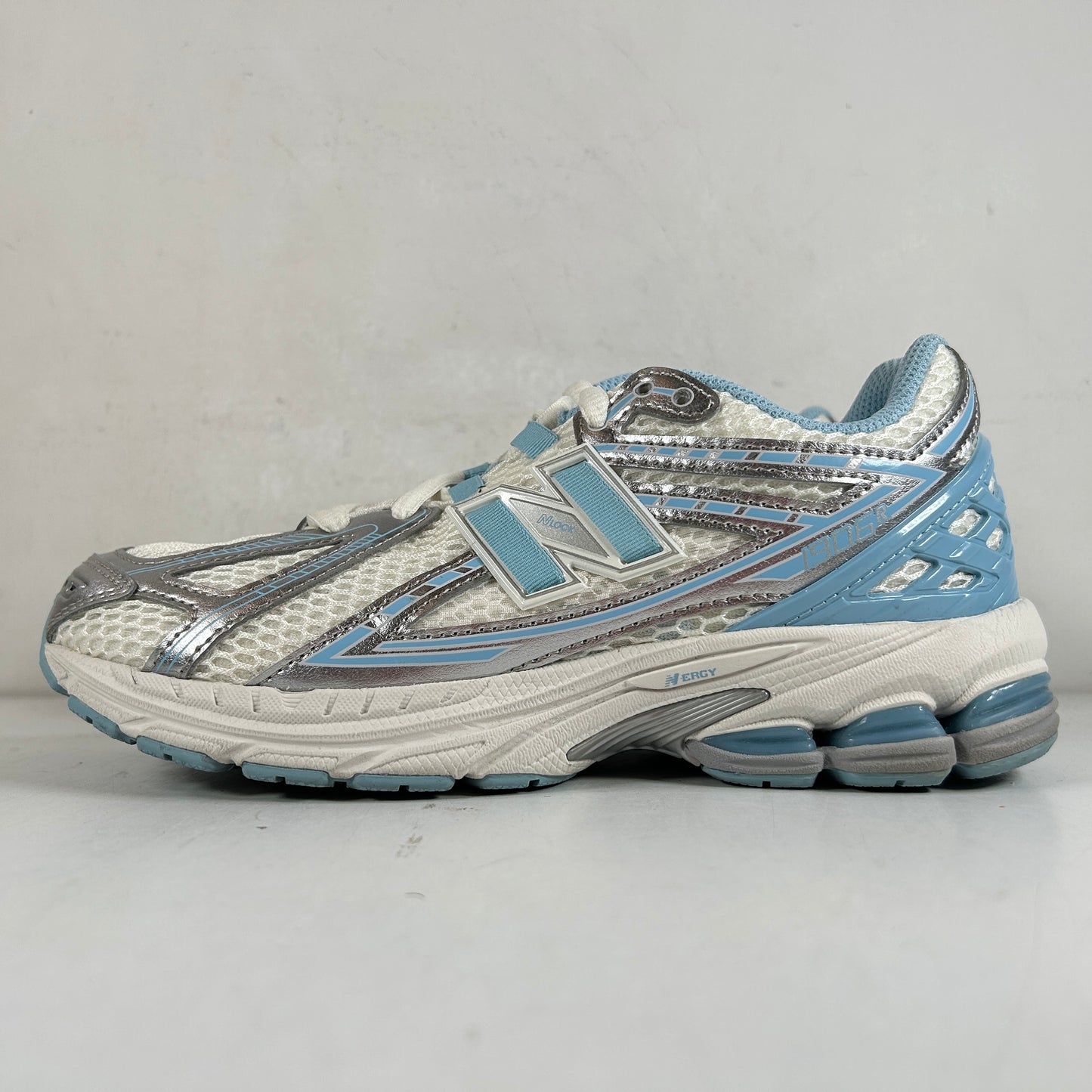 GC1906EW New Balance 1906R SIlver Metallic Chrome Blue (GS) [USED] - 6 Y (Used)