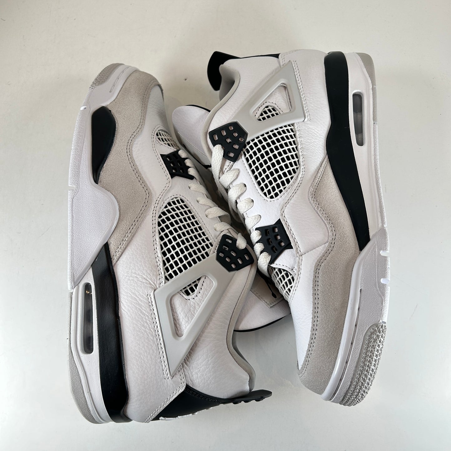 DH6927 111 Jordan 4 Retro Militar Negro