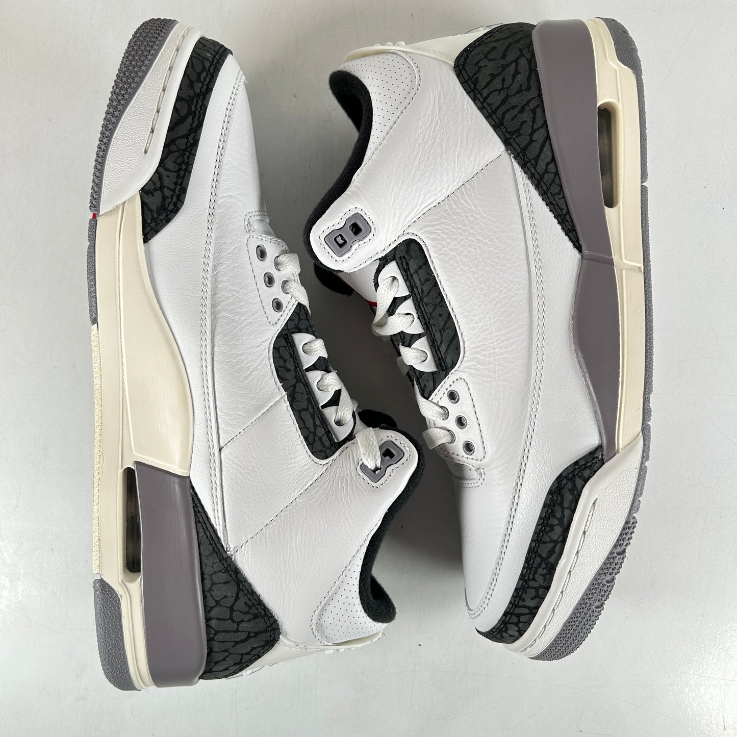 CT8532 106 Jordan 3 Retro Cement Grey [USED] - 9.5 M (Used)