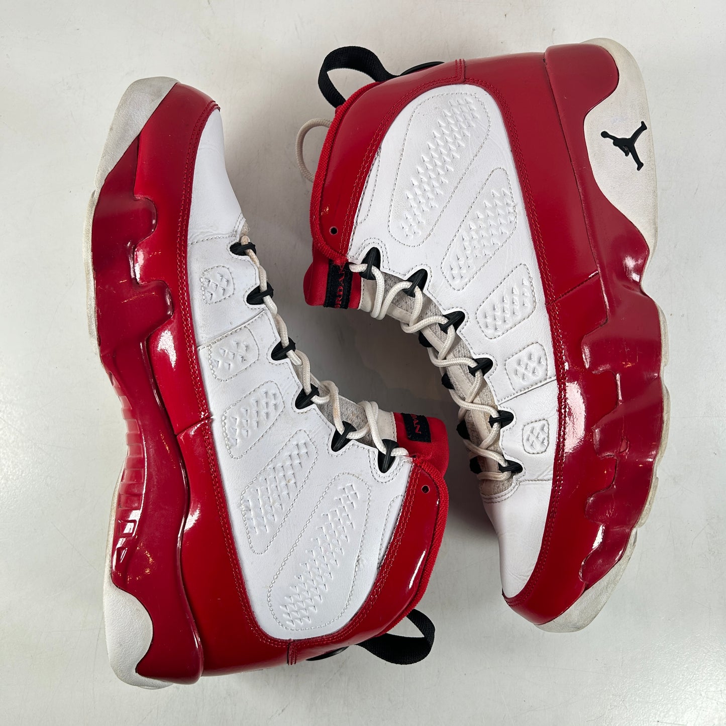 302370 160 Jordan 9 Retro White Gym Red [USED] - 11 M (Used)