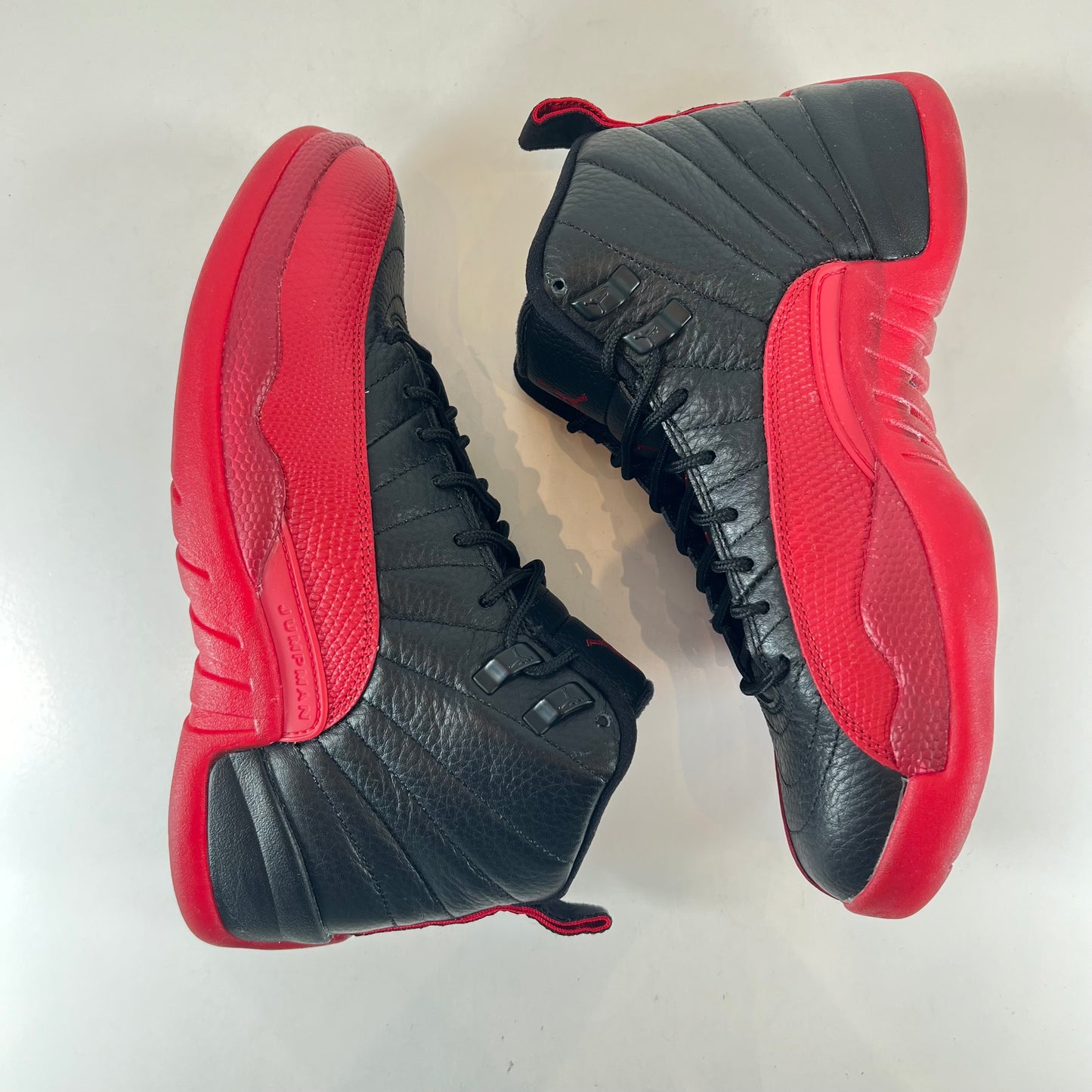 130690 002 Jordan 12 Retro Flu Game (2016) [USED] - 7.5 M (Used)