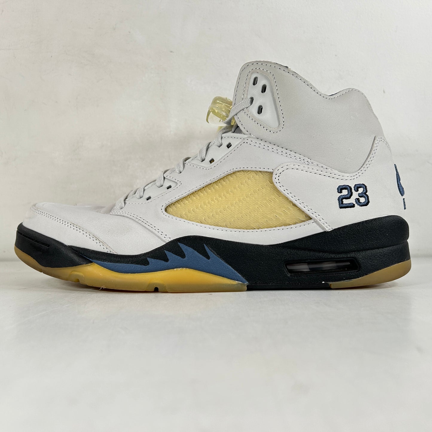 FZ5758 004 Jordan 5 Retro A Ma Maniére Dawn (Women's) [USED] - 13.5 W (Used)