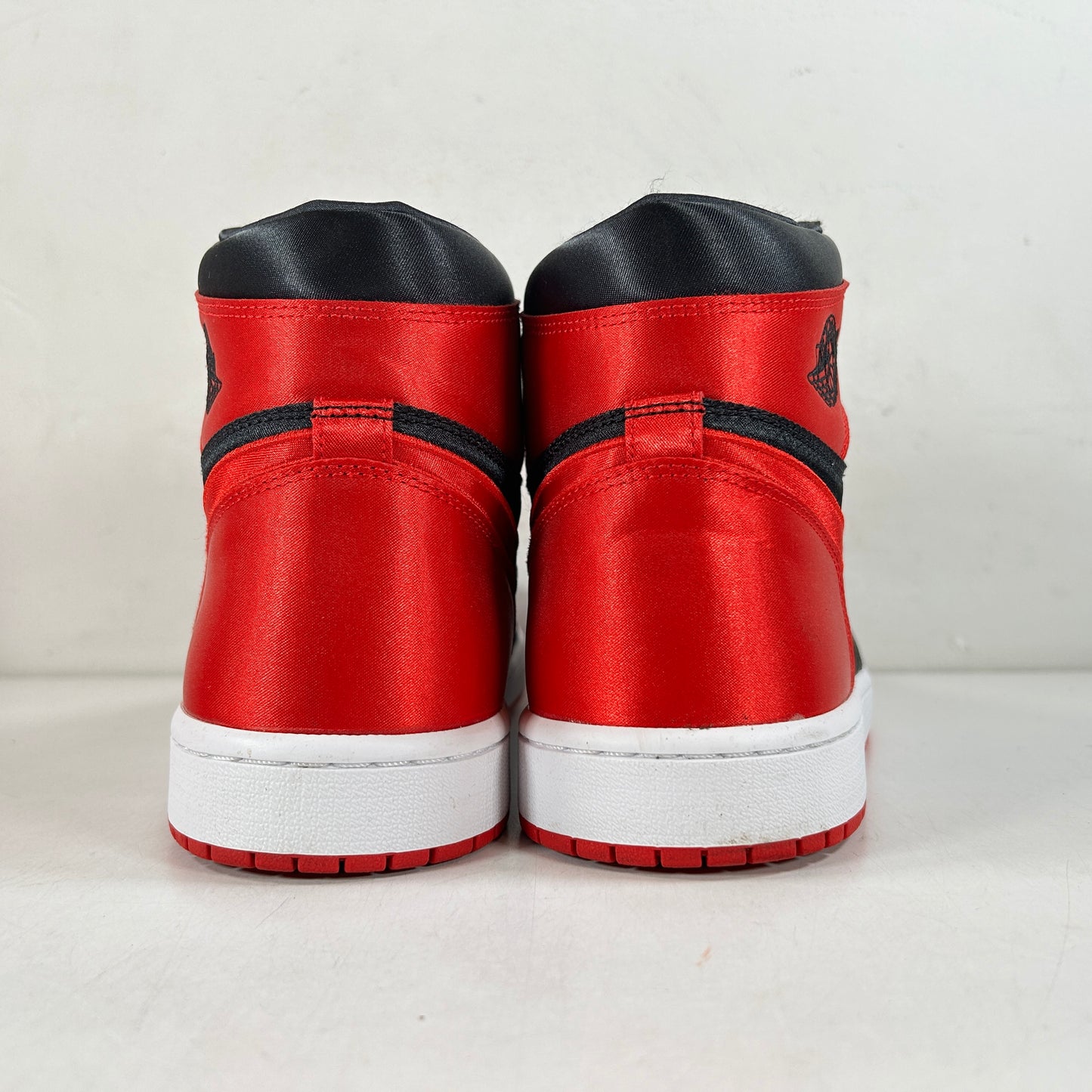 FD4810 061 Jordan 1 Retro High OG Satin Bred [USED] - 12 W (Used2)