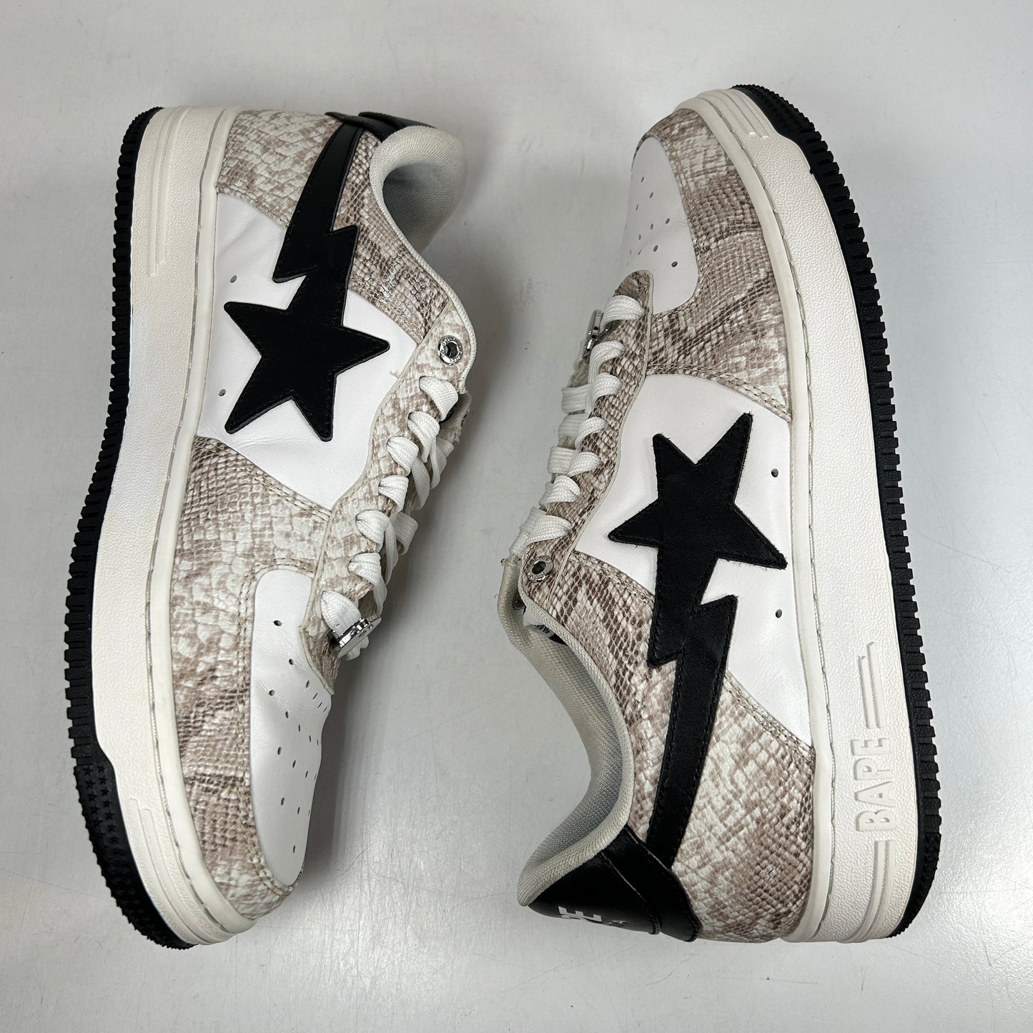 001FWI801009M_BEI A Bathing Ape Bape Sta Snake Skin Beige [USED] - 10 M (Used)
