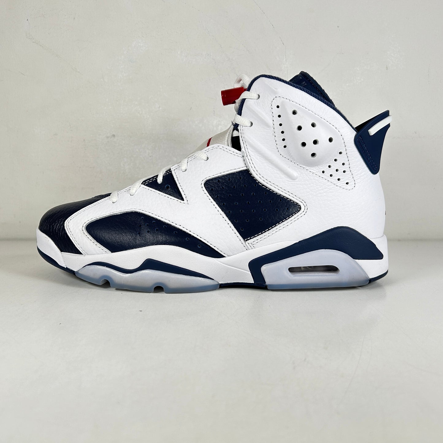 CT8529 164 Jordan 6 Retro Olympic (2024) - 10 M (Used)