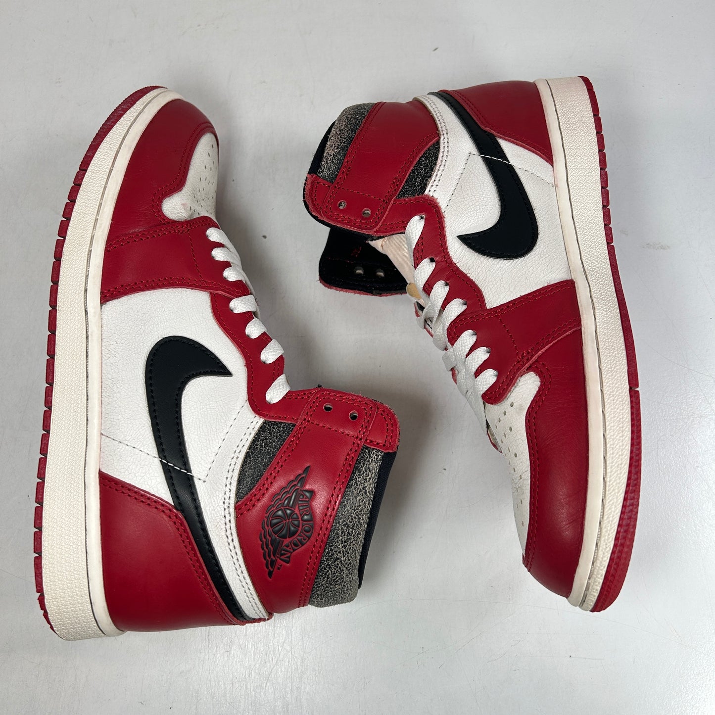 DZ5485 612 Jordan 1 Retro High OG Chicago Lost And Found [USED] - 9 M (Used3)