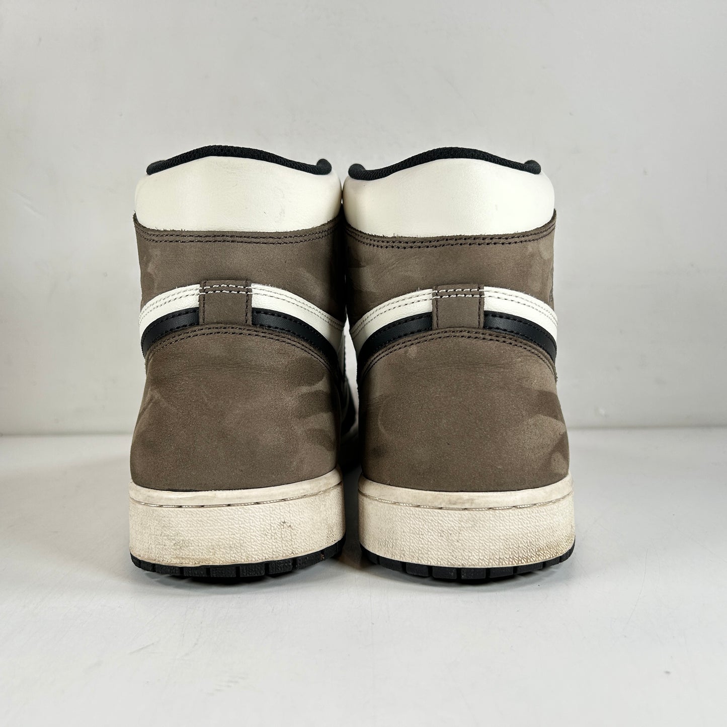 555088 105 Jordan 1 Mocha [USED] - 14 M (Used2)