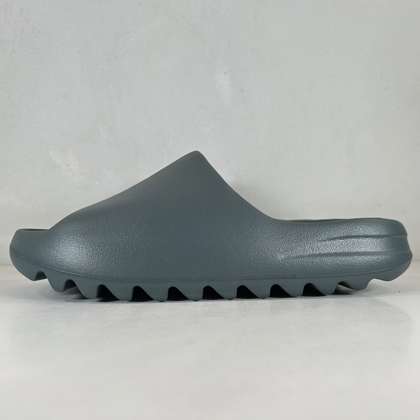 ID2349 adidas Yeezy Slide Slate Marine [USED] - 11 M (Used)
