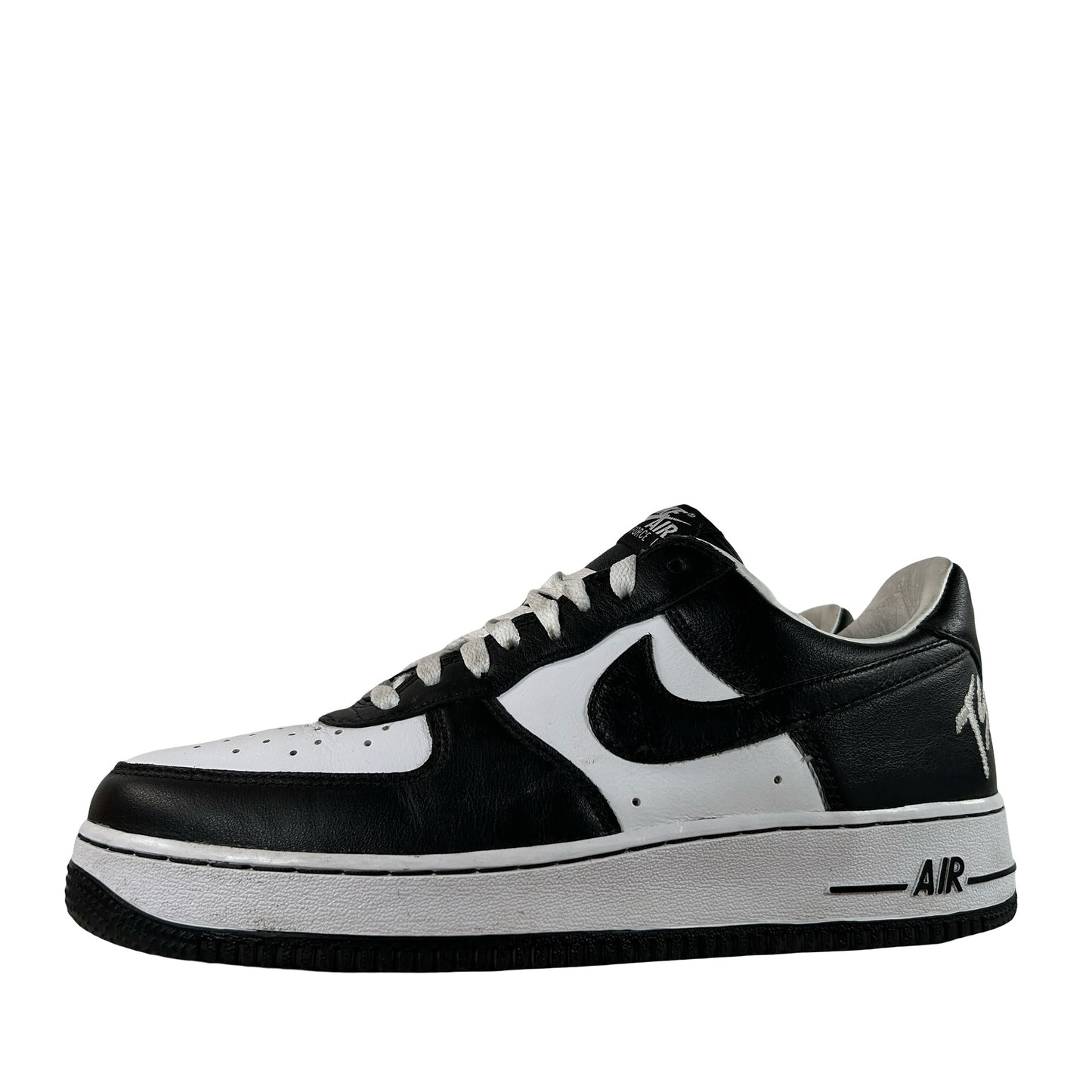 FJ5756 100 Nike Air Force 1 Low QS Terror Squad Blackout [USED] - 9.5 M (Used2)