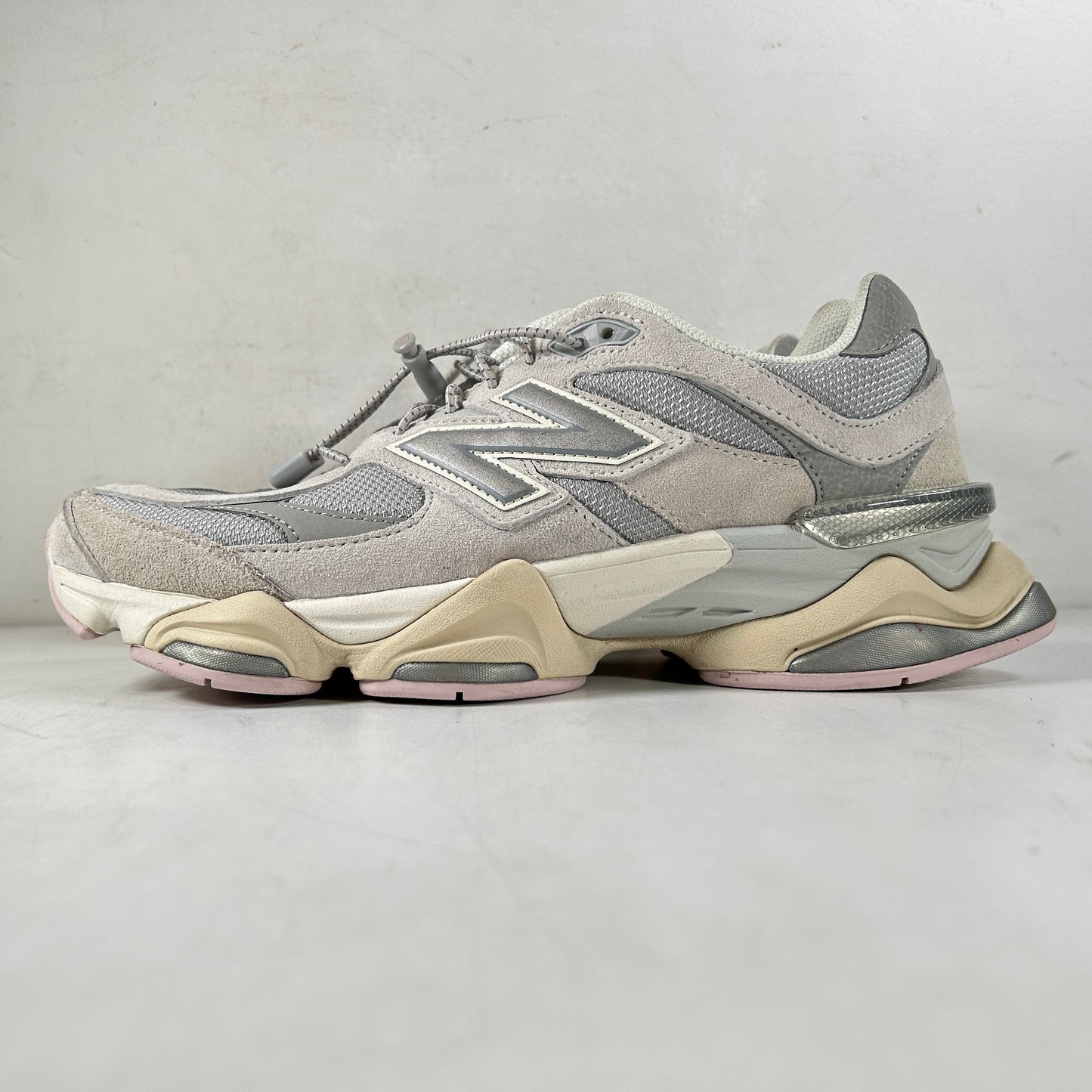 U906OGM New Balance 9060 Grey Lilac [USED] - 9.5 M (Used) (Replace Box)