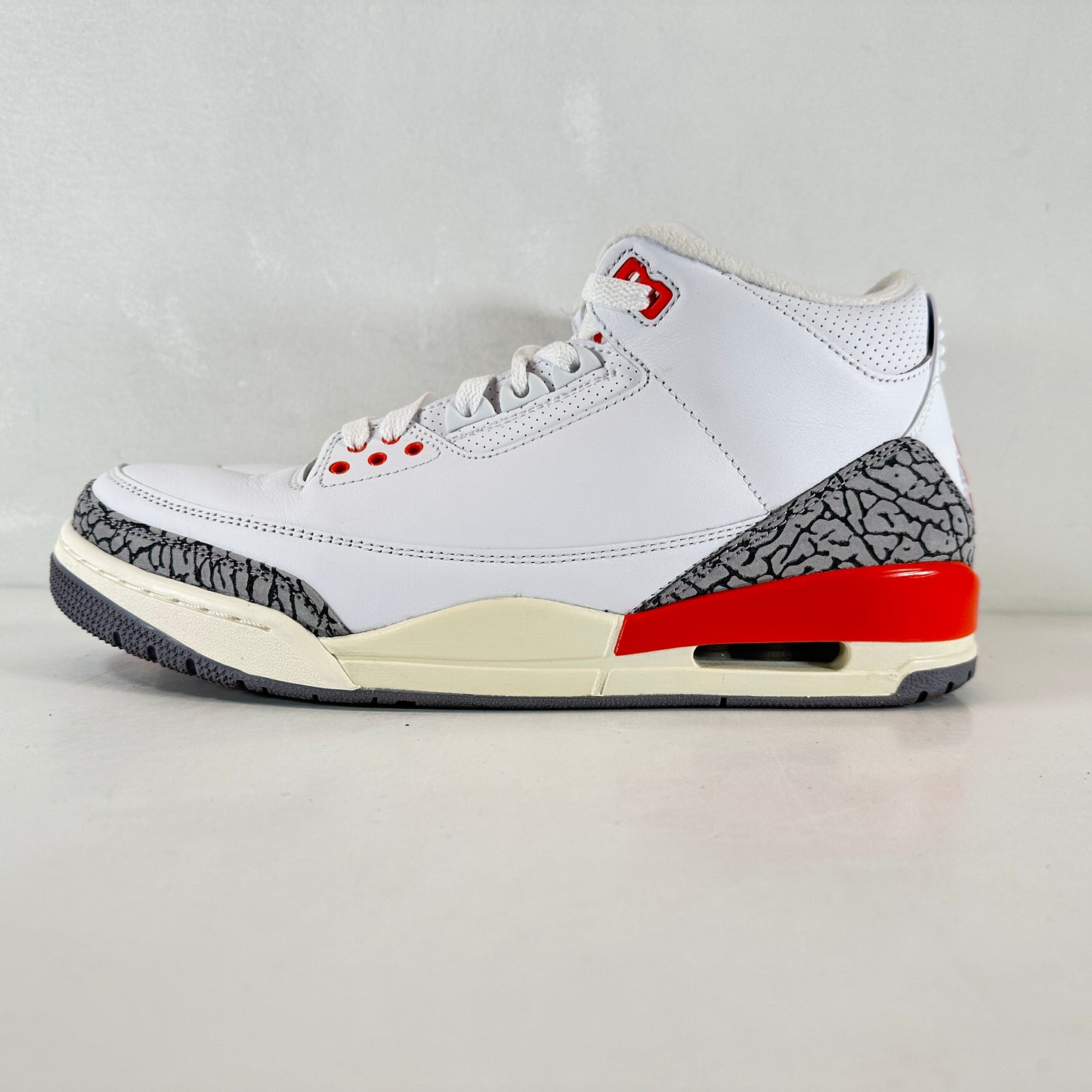 CK9246 121 Jordan 3 Retro Georgia Peach (Women's) [USED] - 12 W (Used2)
