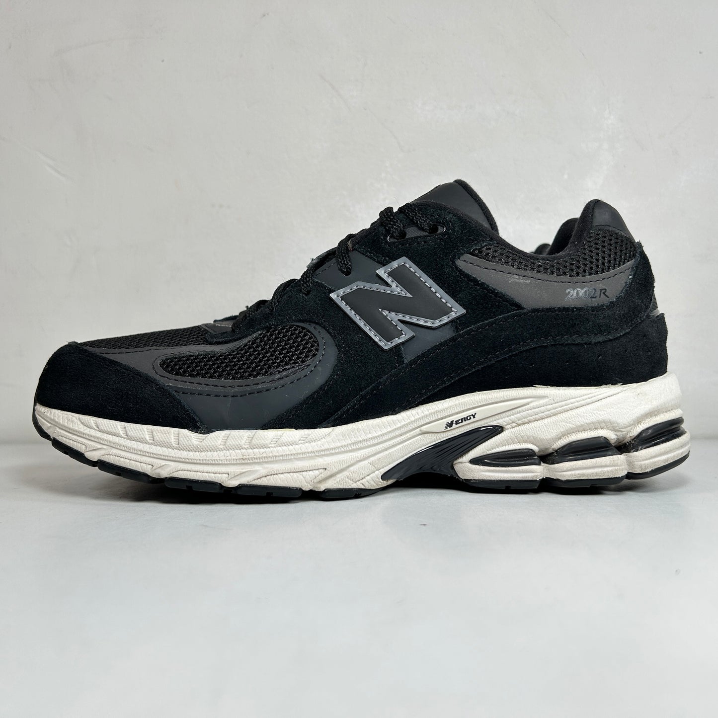 GC2002BK New Balance 2002R Black (GS) [USED] - 7 M (Used) (No Box)