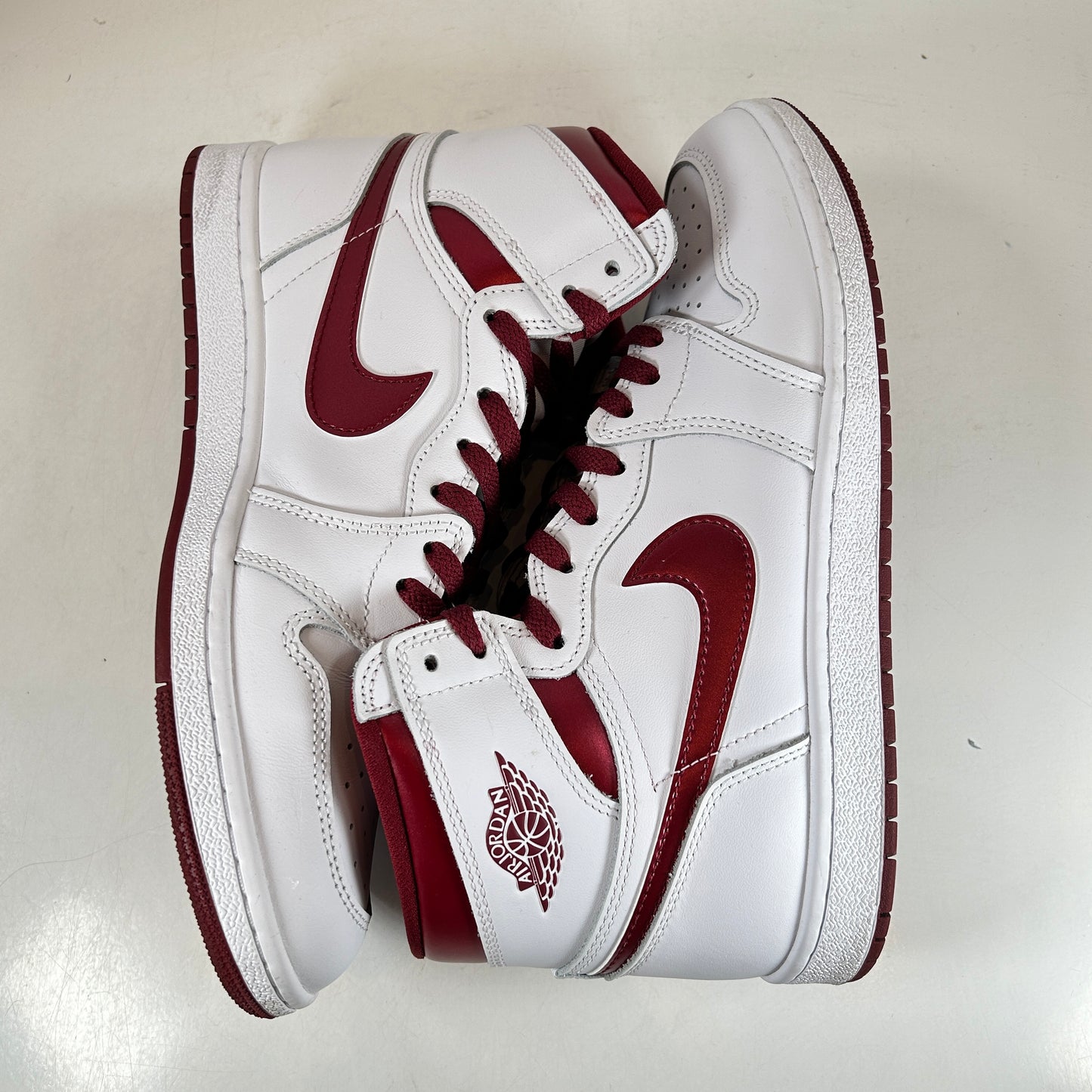 BQ4422 161 Jordan 1 Retro High 85 OG Metallic Burgundy [USED] - 10.5 M (Used)