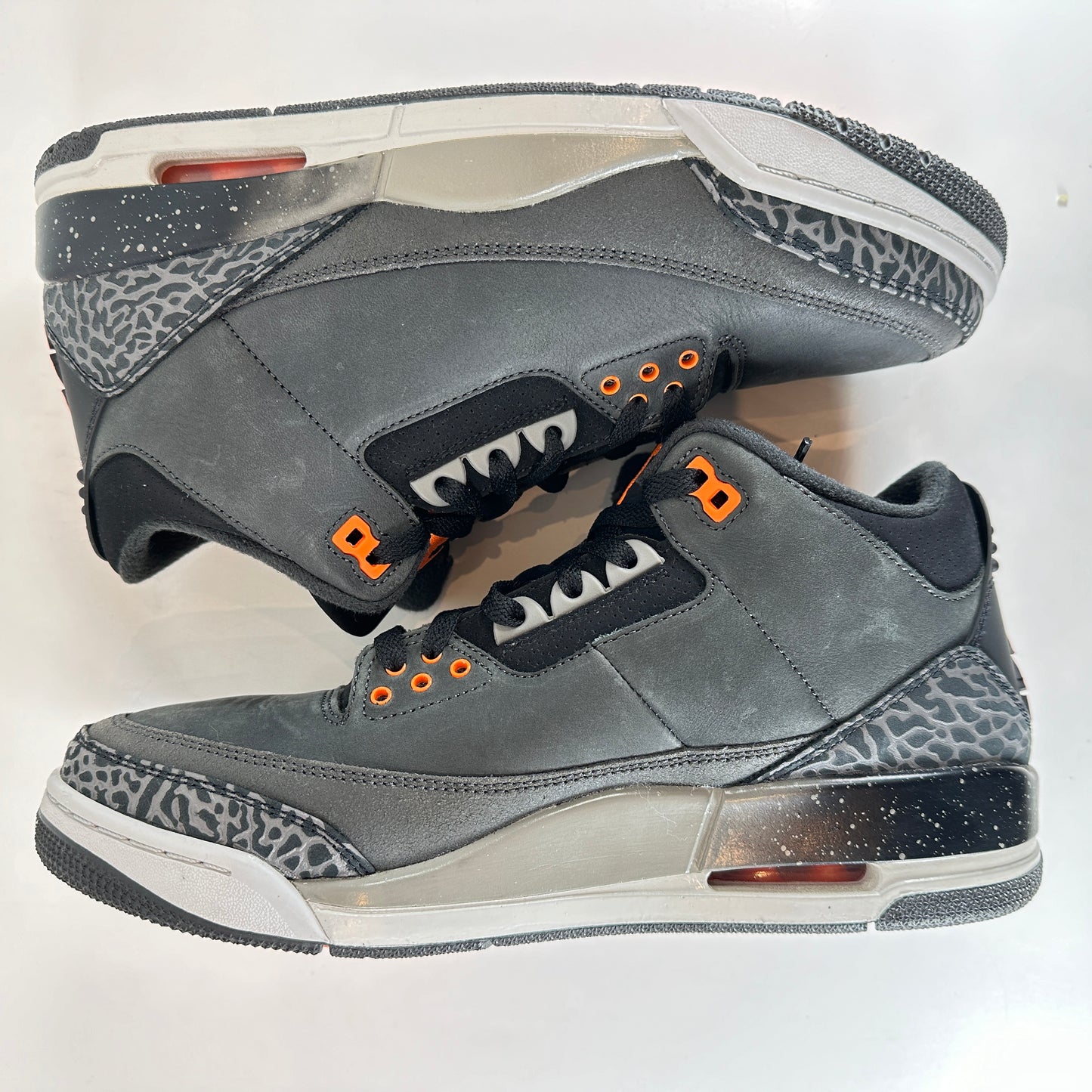 CT8532 080 Jordan 3 Retro Fear Pack (2023) [USED] - 9.5 M (Used2)