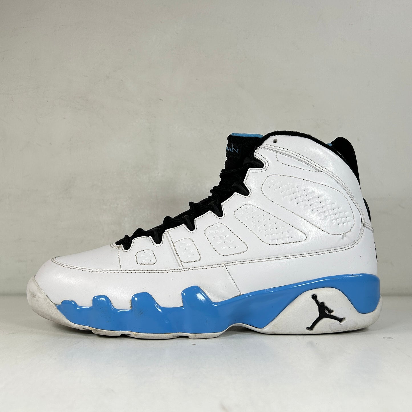 302370 103 Jordan 9 Retro Polvo