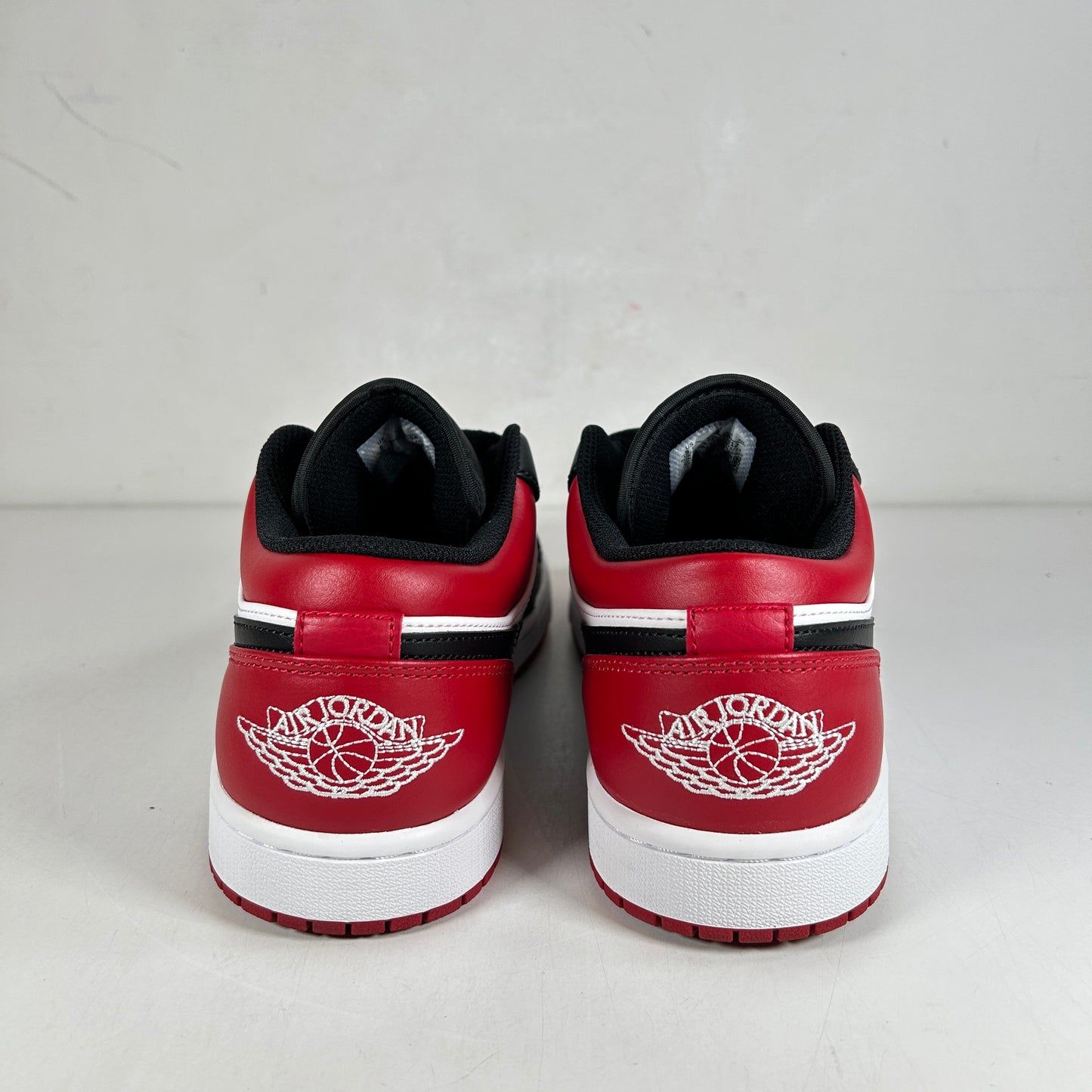 553558 612 Jordan 1 Low Bred Toe [USED] - 8.5 M (Used)