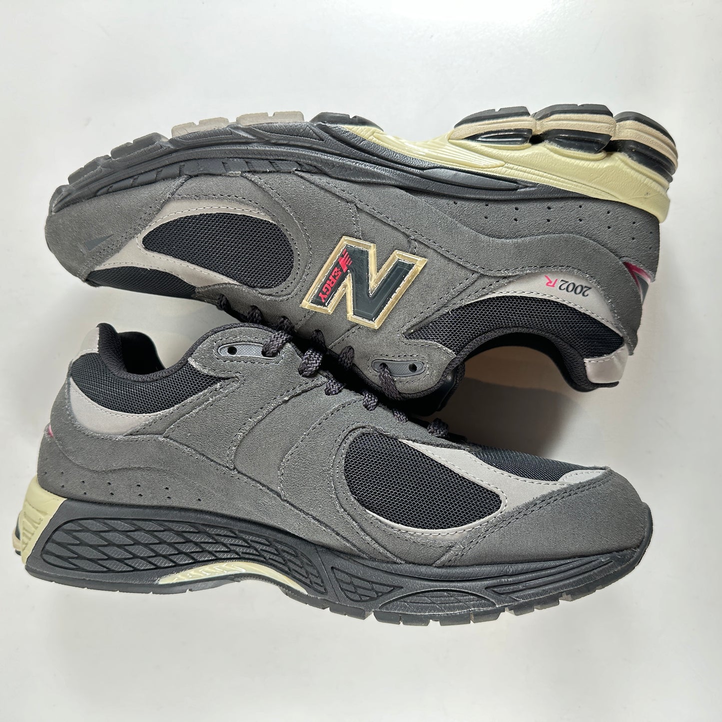 M2002RGV New Balance 2002R Black Grey [USED] - 9.5 M (Used) (No Box)