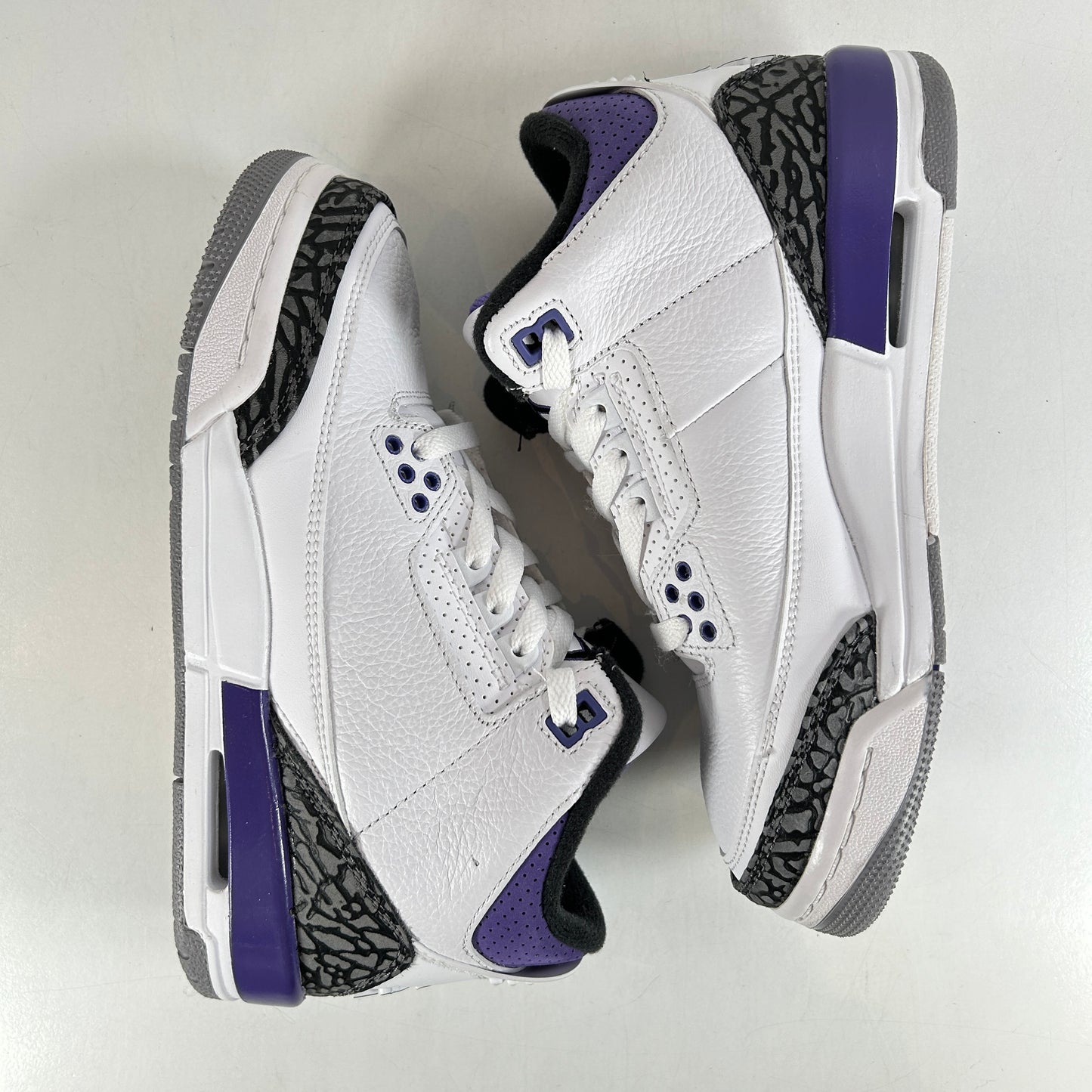 DM0967 105 Jordan 3 Retro Dark Iris (GS) [USED] - 5.5 Y (Used)
