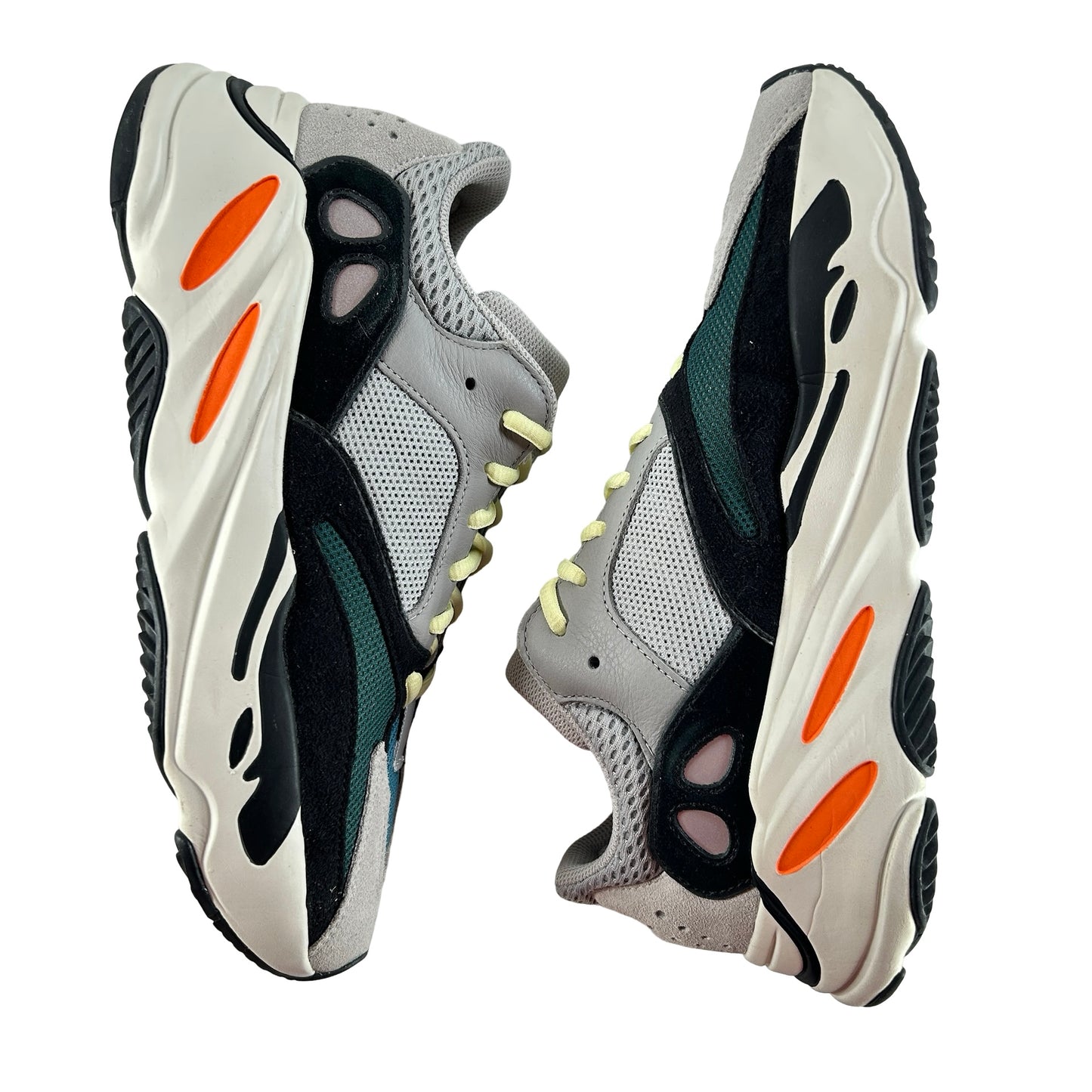B75571 Yeezy 700 Wave Runner [USED] - 8.5 M (Used)