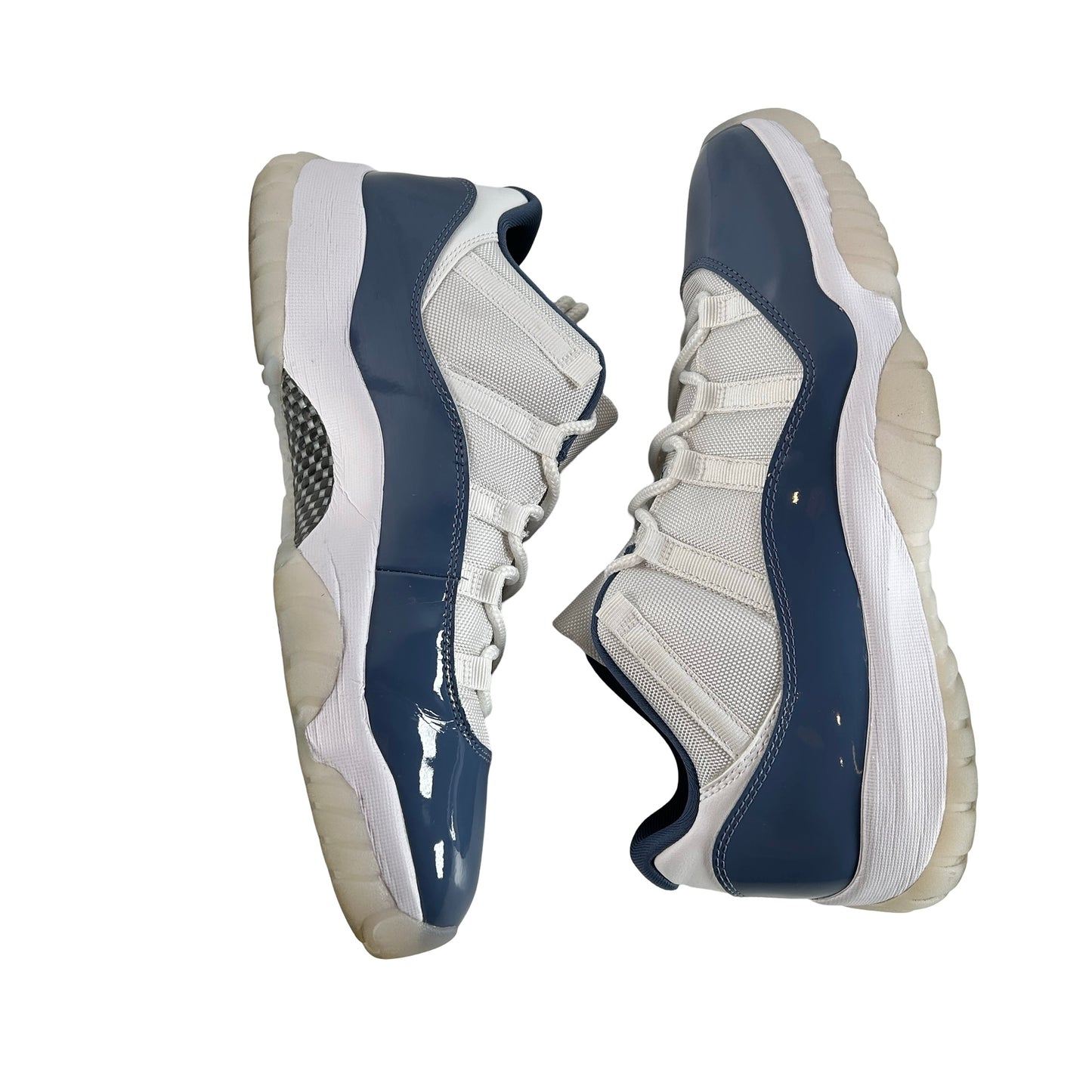FV5104 104 Jordan 11 Retro Low Diffused Blue (2024) [USED] - 13 M (Used)