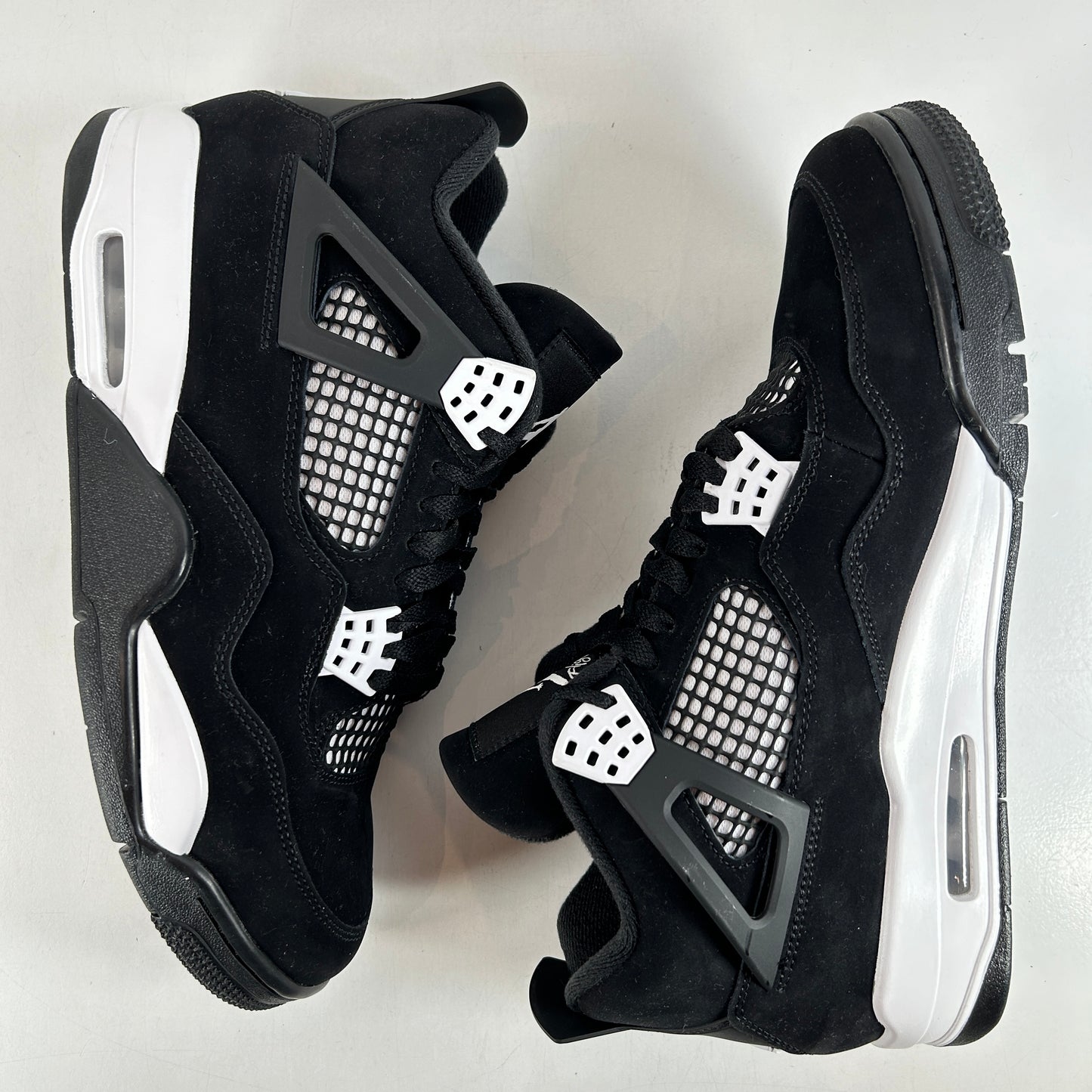 FQ8138 001 Air Jordan 4 Retro White Thunder [USED] - 10.5 M (Used)