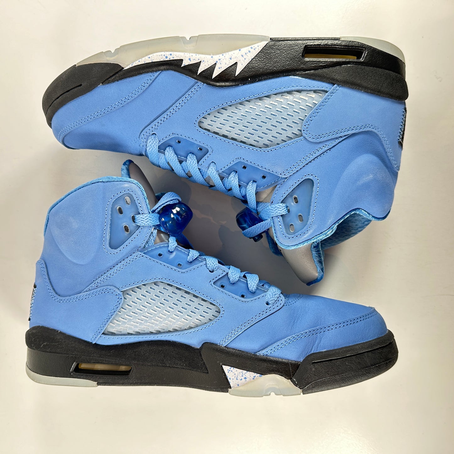 DV1310 401 Jordan 5 Retro UNC University Blue [USED] - 9 M (Used)
