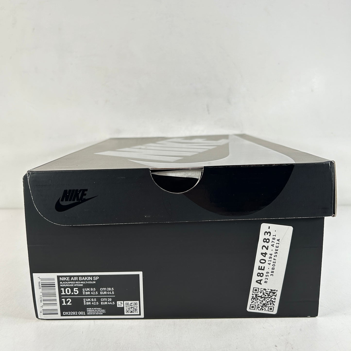 DX3292 001 Nike Air Bakin SP Supreme Black [USED] - 10.5 M (Used)