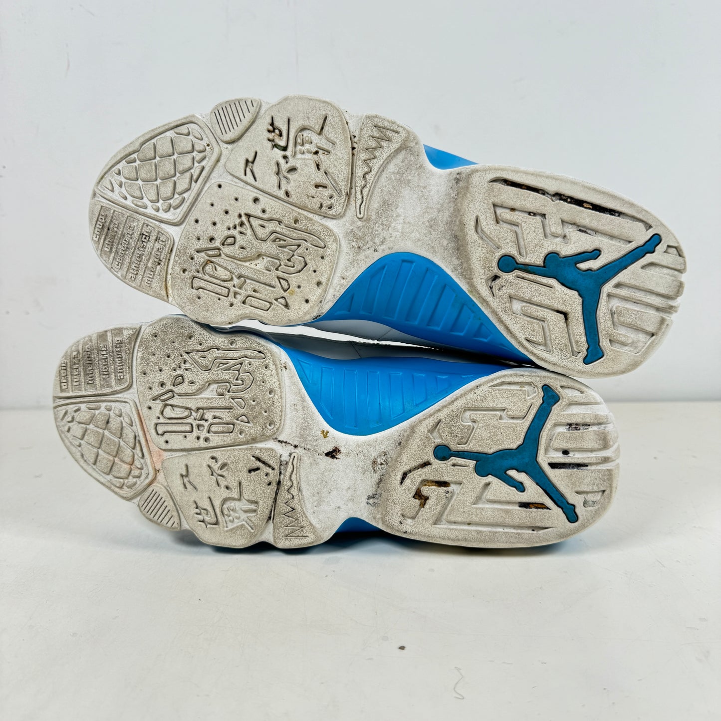 FQ8992 101 Jordan 9 Retro Powder Blue (2024) [USED] - 10.5 M (Used)