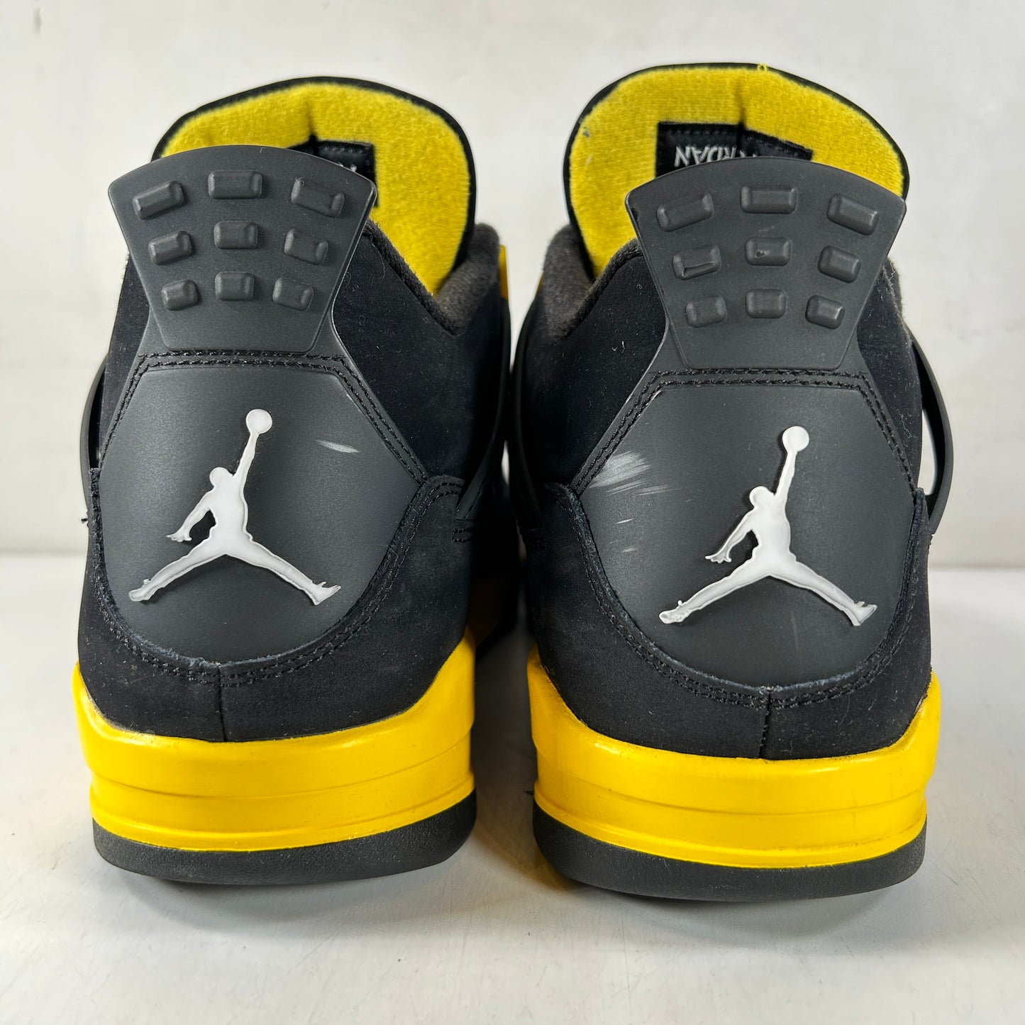 DH6927 017 Jordan 4 Retro Thunder [USED] - 11.5 M (Used)