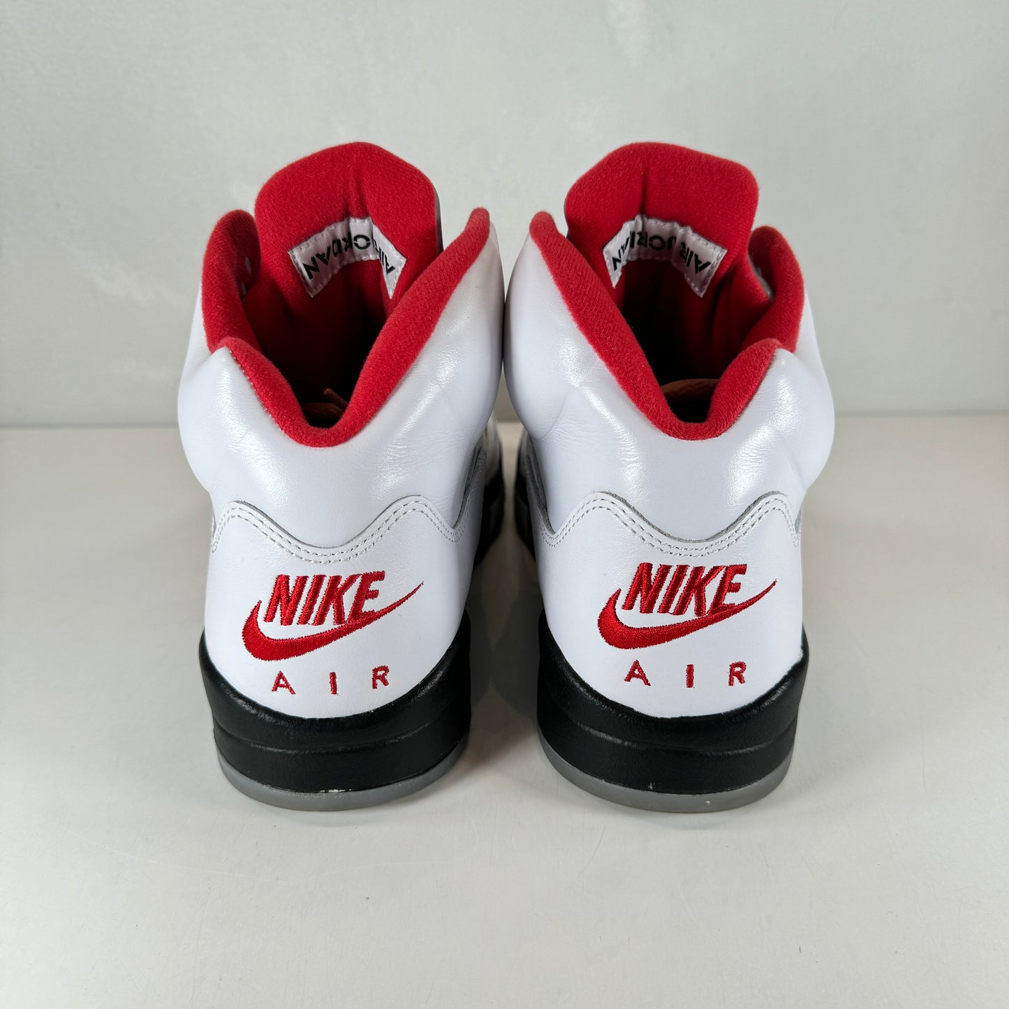 DA1911 102 Jordan 5 Fire Red [USED] - 9.5 M (Used2)