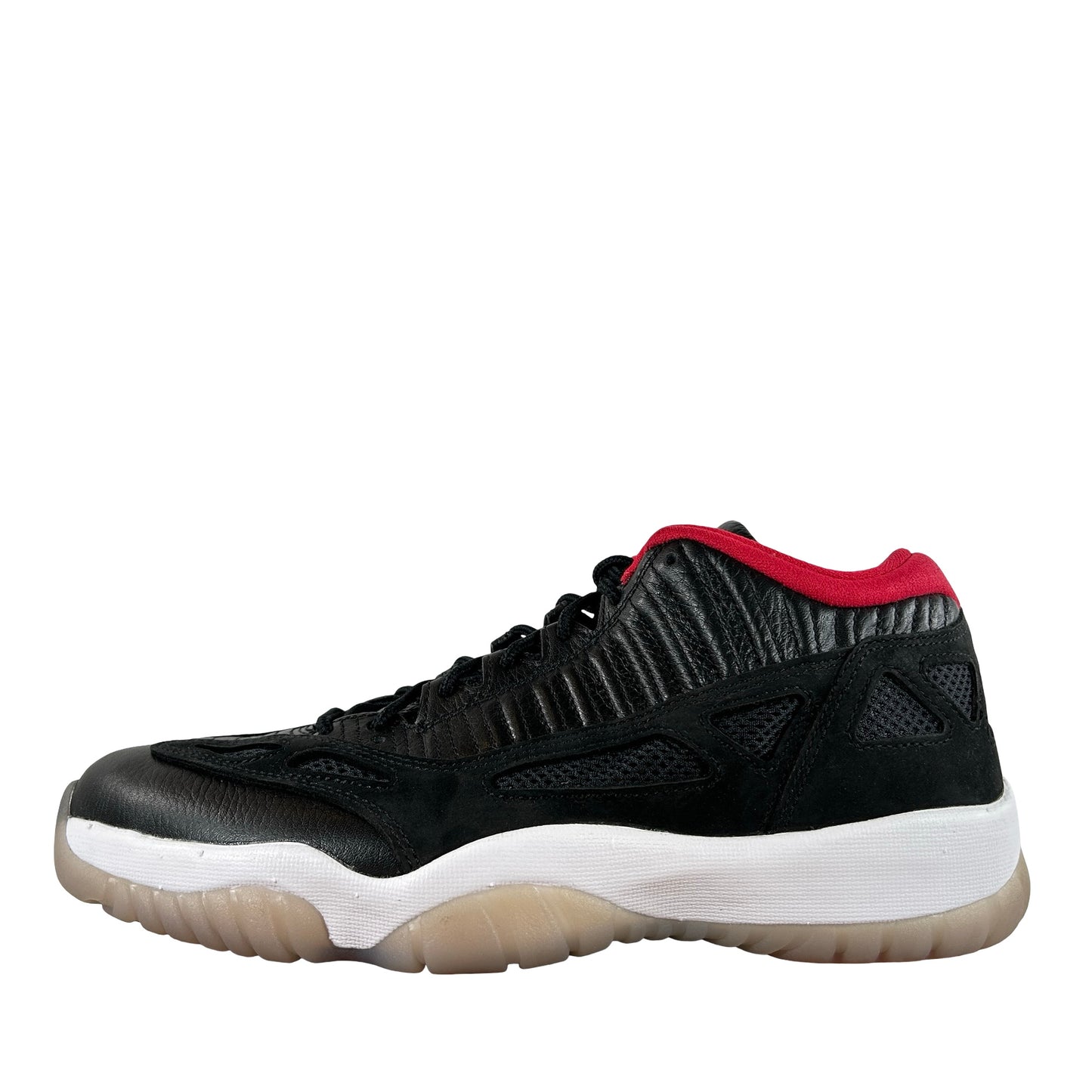 919712 023 Jordan 11 Retro Low IE Bred (2021) - 9.5 M (Yellowing)