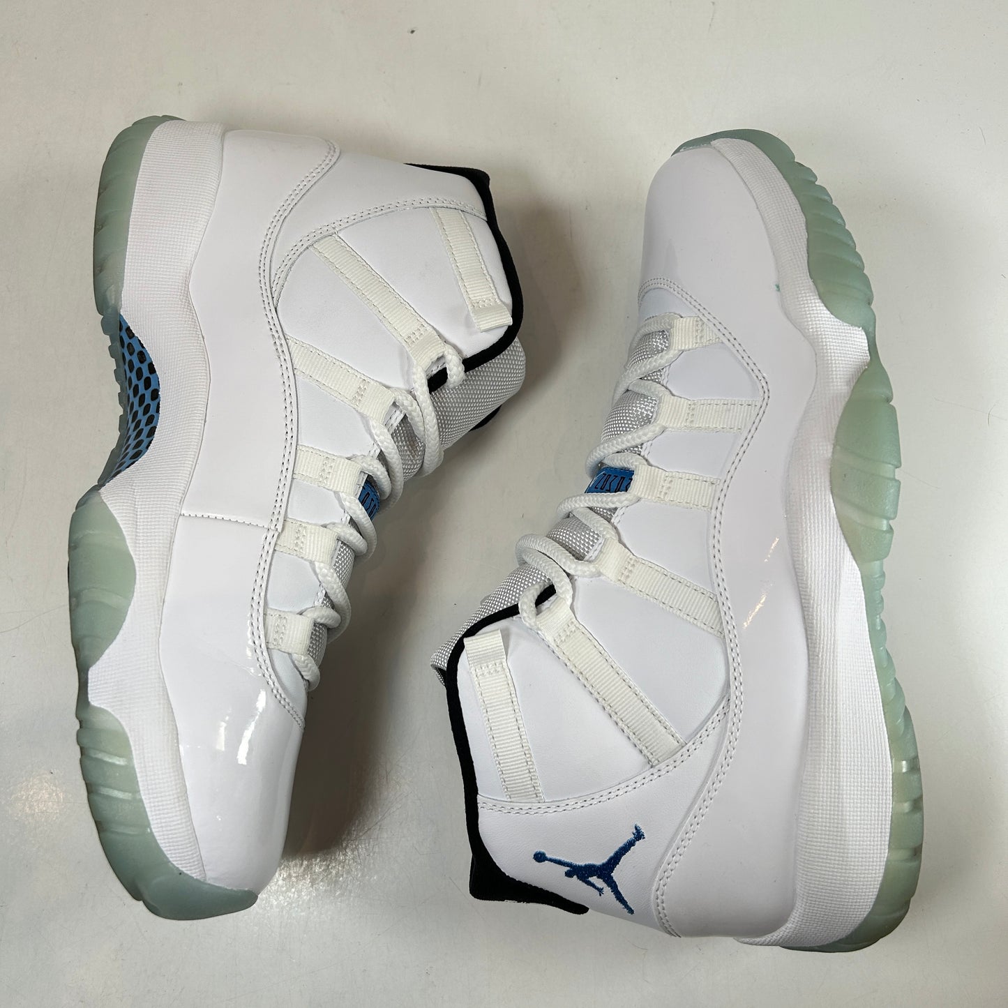 378037 117 Jordan 11 Retro Legend Blue (2014) [USED] - 9.5 M (Used)