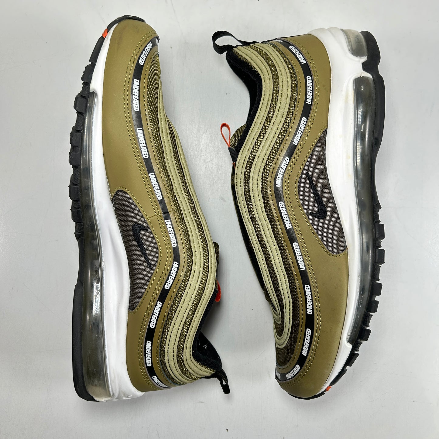 DC4830 300 Nike Air Max 97 Undefeated Negro Milicia Verde (2020)