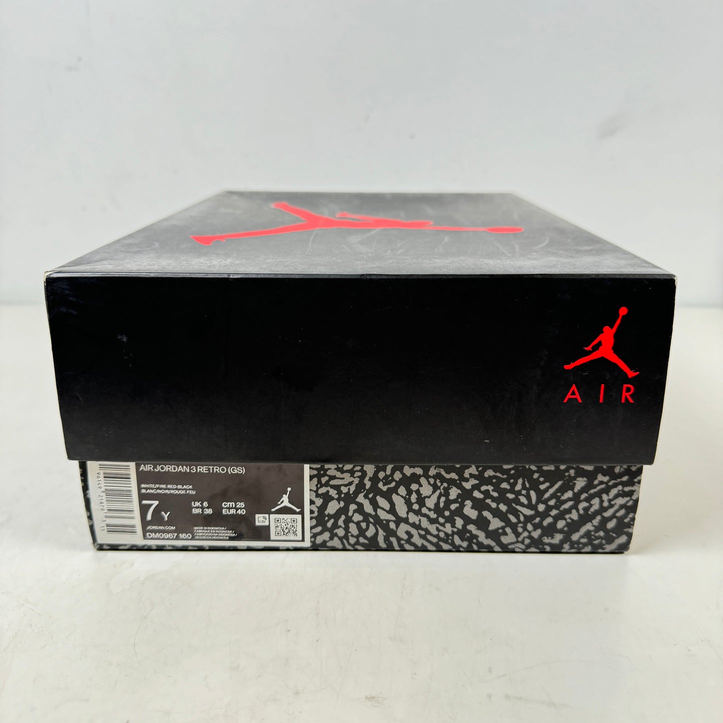 DM0967 160 Jordan 3 Retro Fire Red (2022) (GS) [USED] - 7 Y (Used)