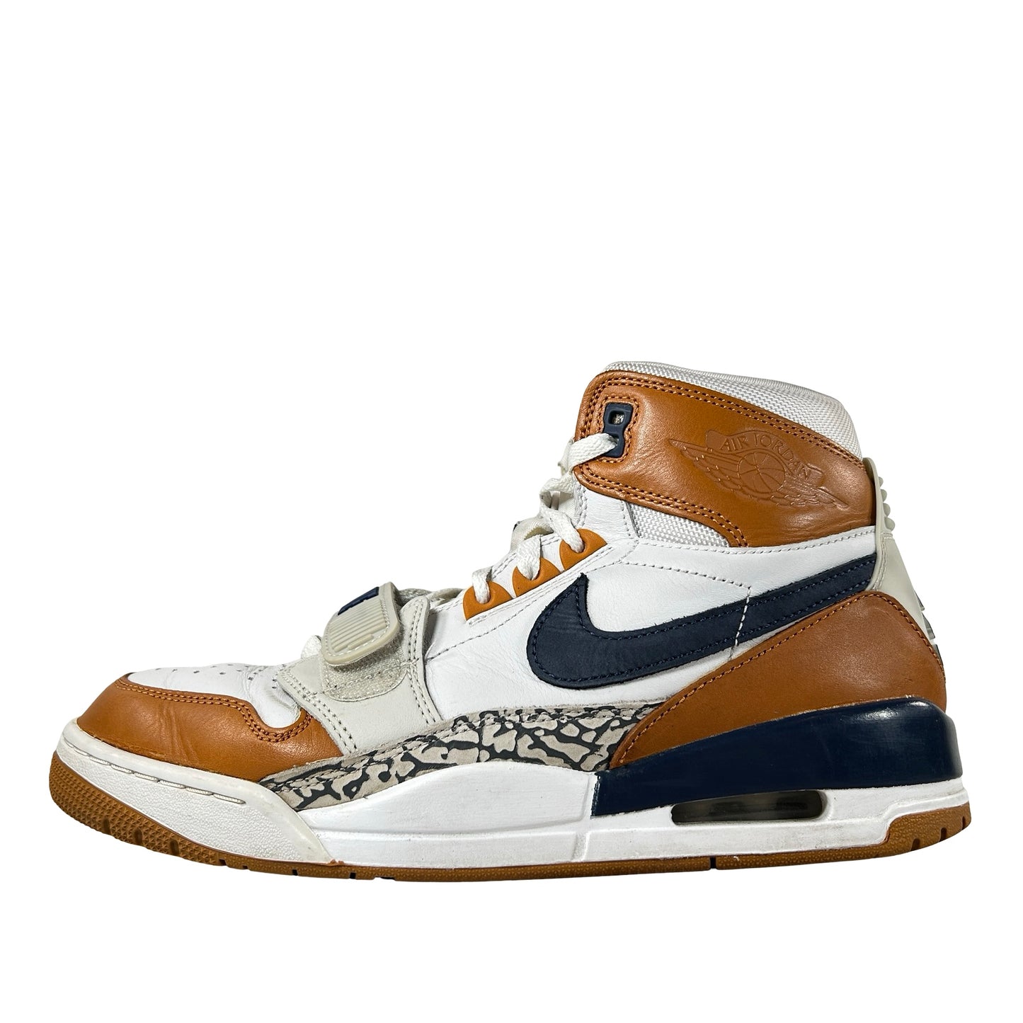 AQ4160 140 Jordan Legacy 312 Trainer 3 Medicine Ball [USED] - 10 M (Used)