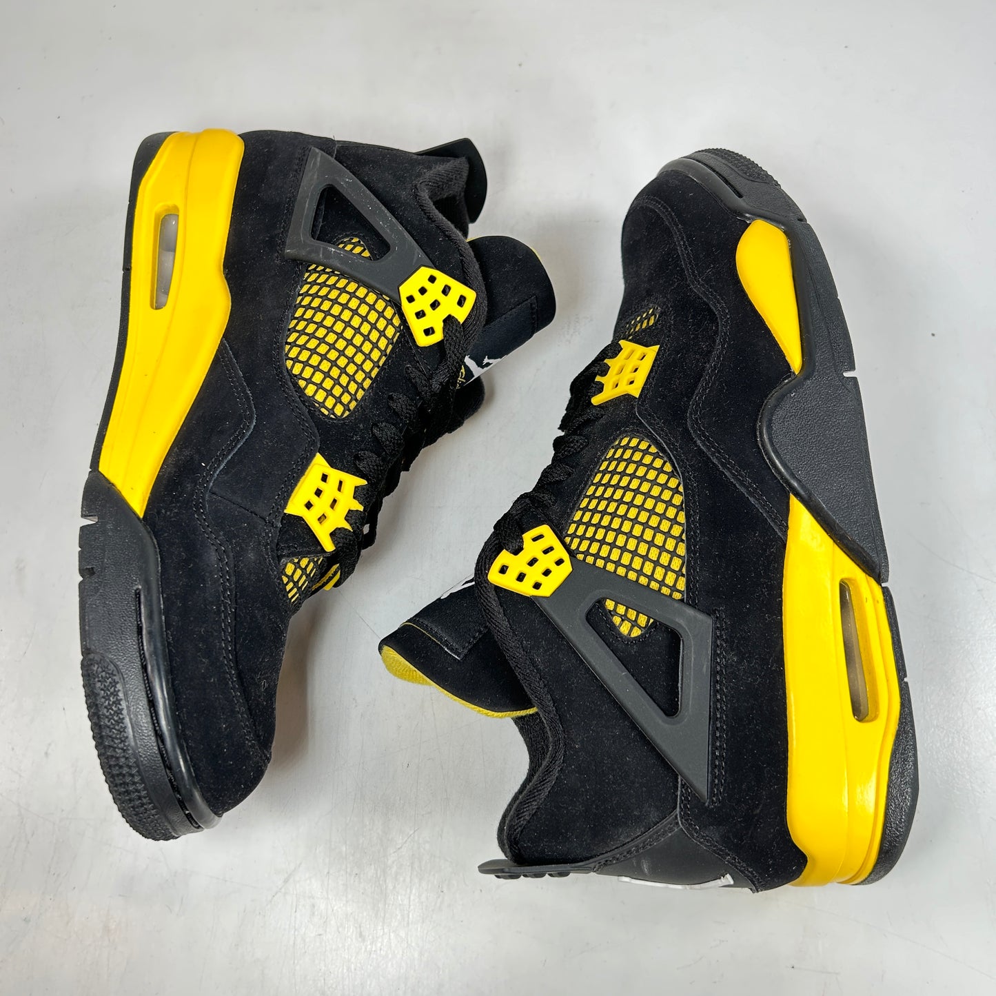 DH6927 017 Jordan 4 Retro Thunder [USED] - 9 M (Used4)