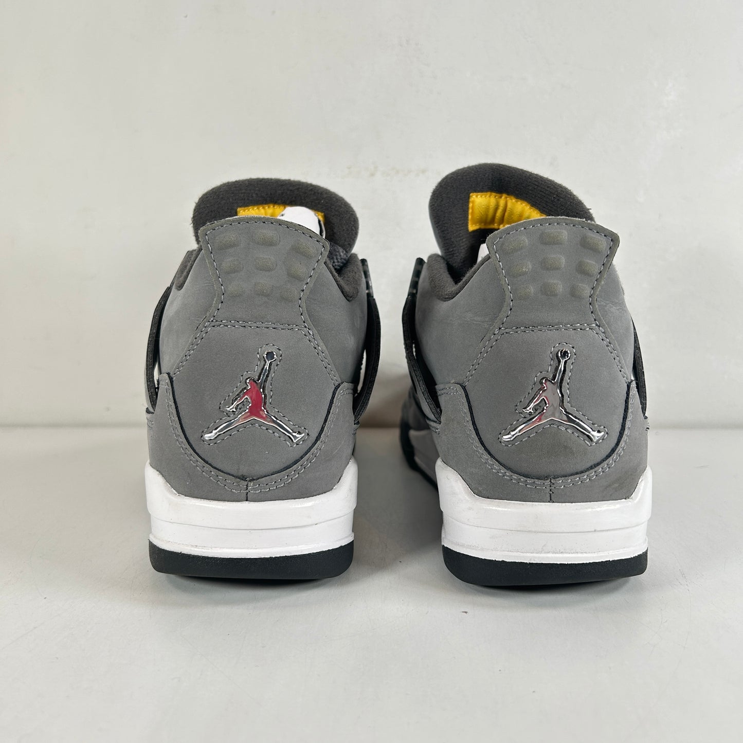 308497 007 Jordan 4 Retro Cool Grey (2019) [USED] - 4 M (Used)