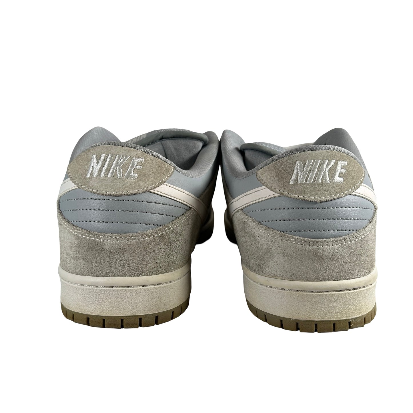 AR0778 110 Nike SB Dunk Low Cumbre Blanco Lobo Gris