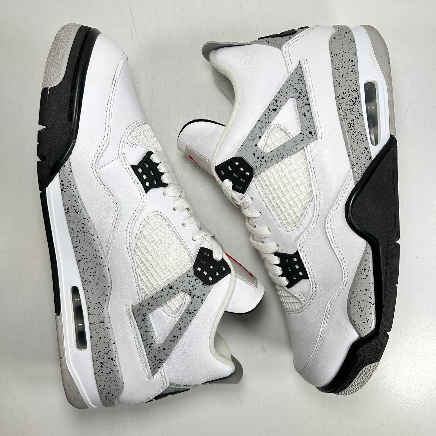 840606 192 Jordan 4 White Cement [USED] - 10.5 M (Used2)