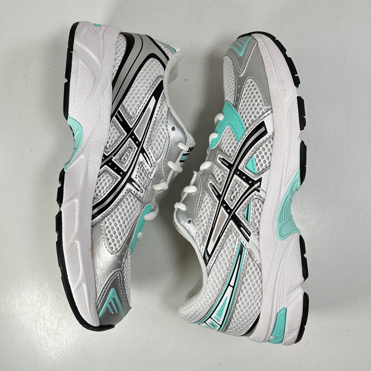 1204A163 102 ASICS Gel-1130 White Aqua (GS) [USED] - 5.5 M (Used) (Replace Box)