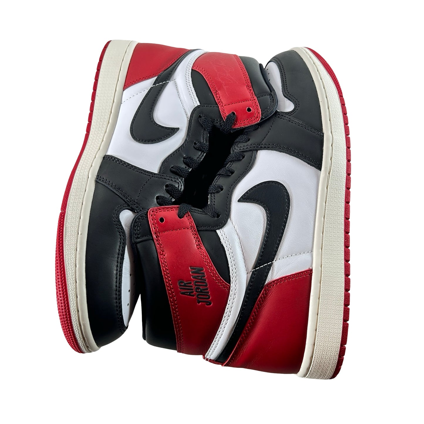 DZ5485 106 Jordan 1 Retro High OG Black Toe Reimagined [USED] - 11 M (Used13)