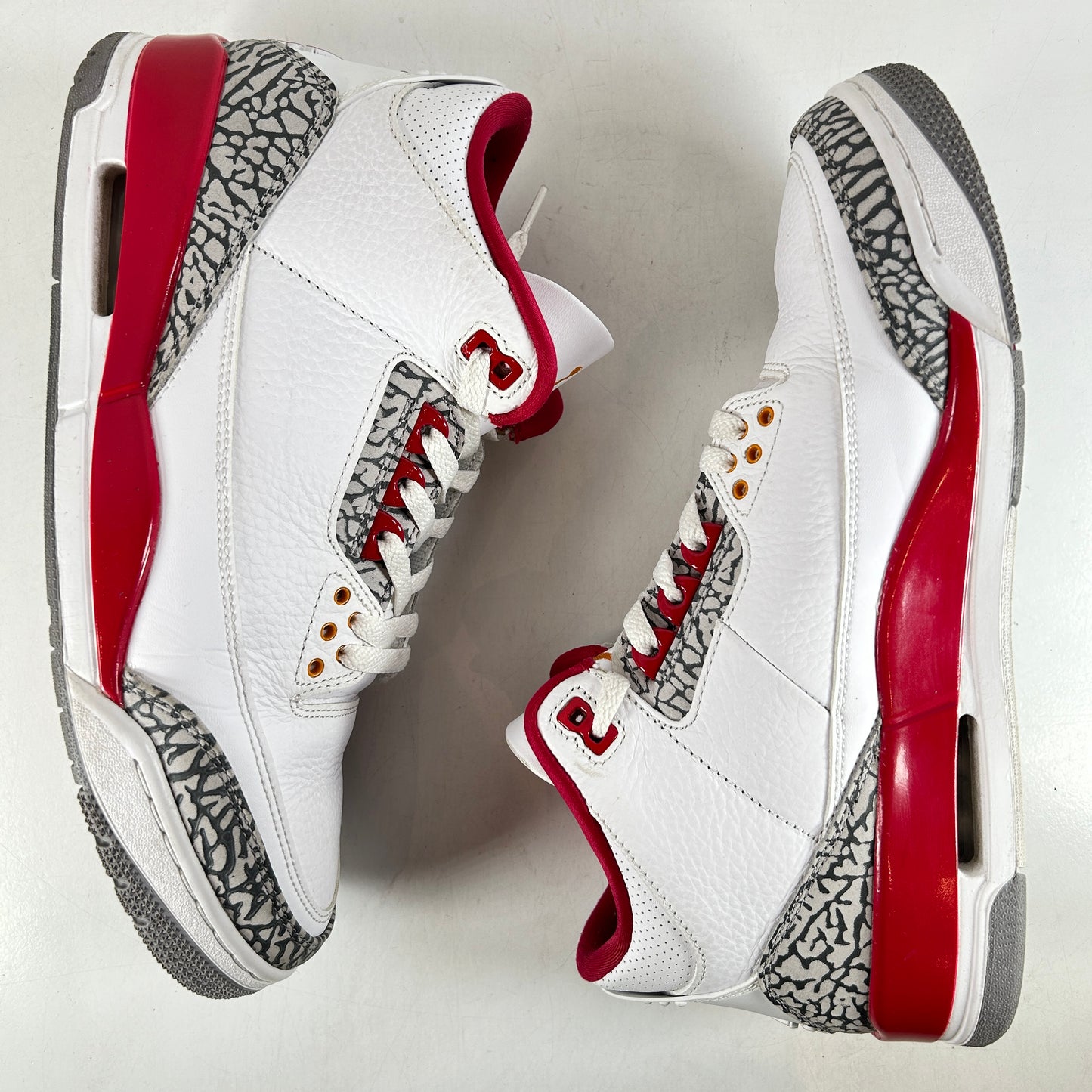 CT8532 126 Jordan 3 Retro Cardinal Red [USED] - 11 M (Used)