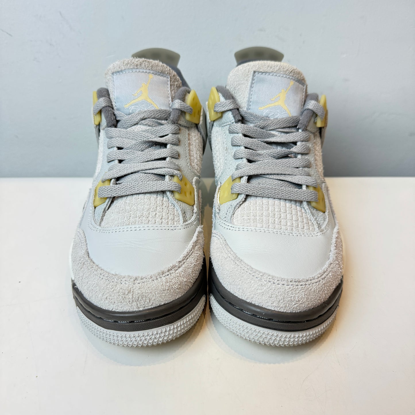 DV2262 021 Jordan 4 Retro SE Craft Photon Dust (GS) [USED] - 6 Y (Used)