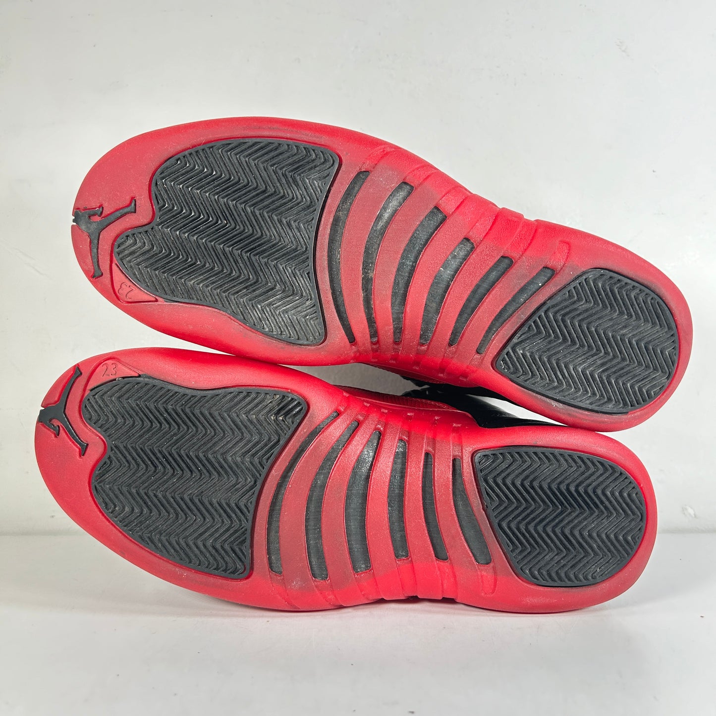 130690 002 Jordan 12 Retro Flu Game (2016) [USED] - 10 M (VNDS) (No Box)