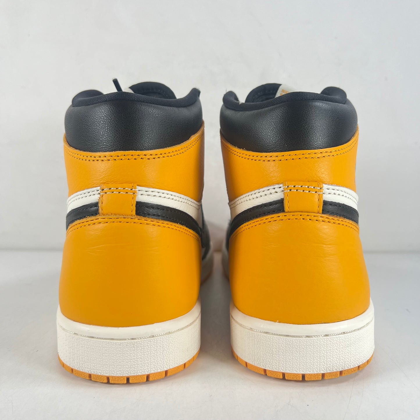 555088 711 Jordan 1 Retro High OG Punta amarilla