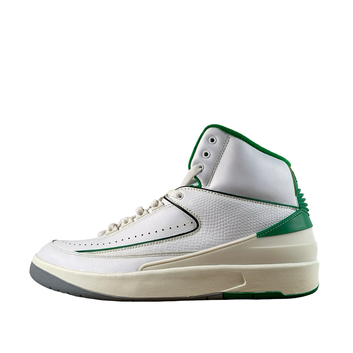 DR8884 103 Jordan 2 Retro Lucky Green - 10 M (Used) (No Box)