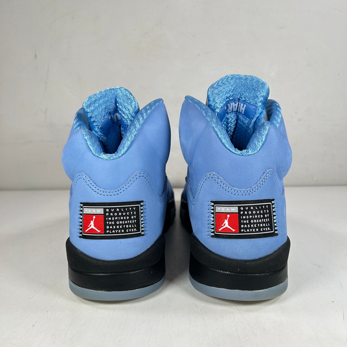 DV1310 401 Jordan 5 Retro UNC University Blue [USED] - 11 M (Used)